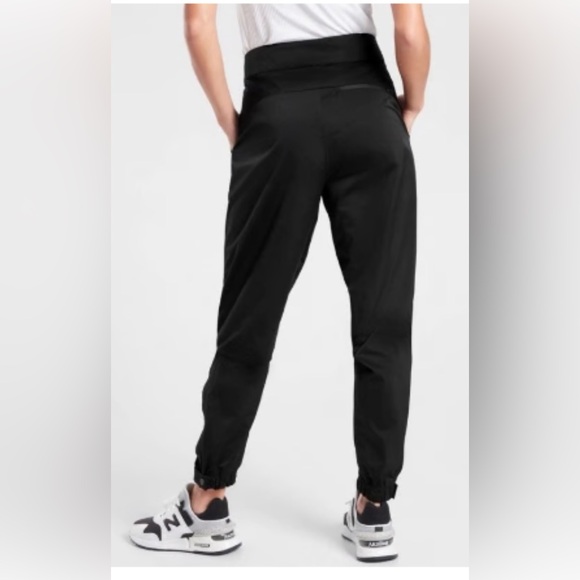 COPY - EUC Athleta Radiant Jogger Size 8 - Picture 2 of 7